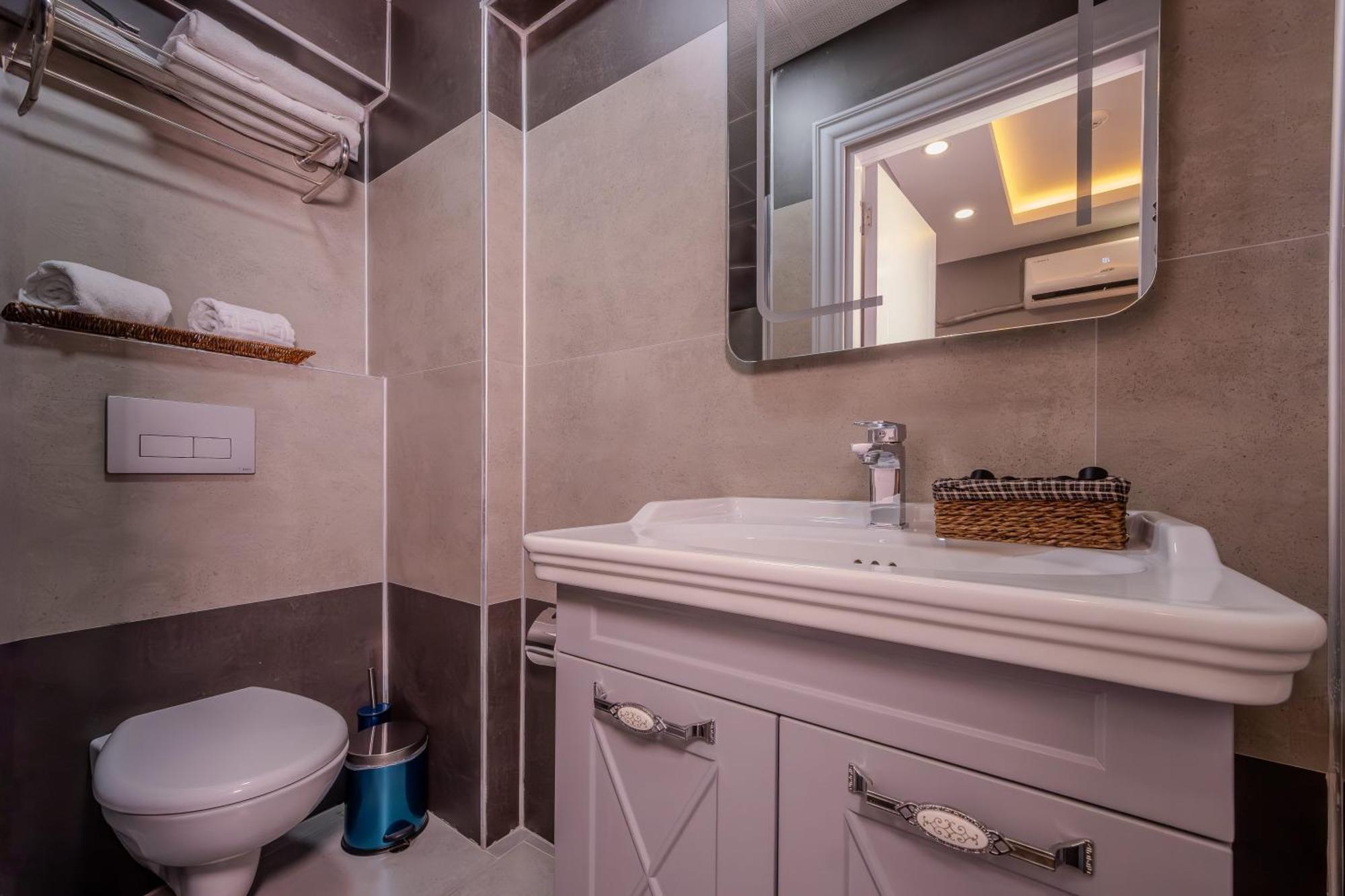 Classio Hotel Kadikoey Istanbul Exteriör bild